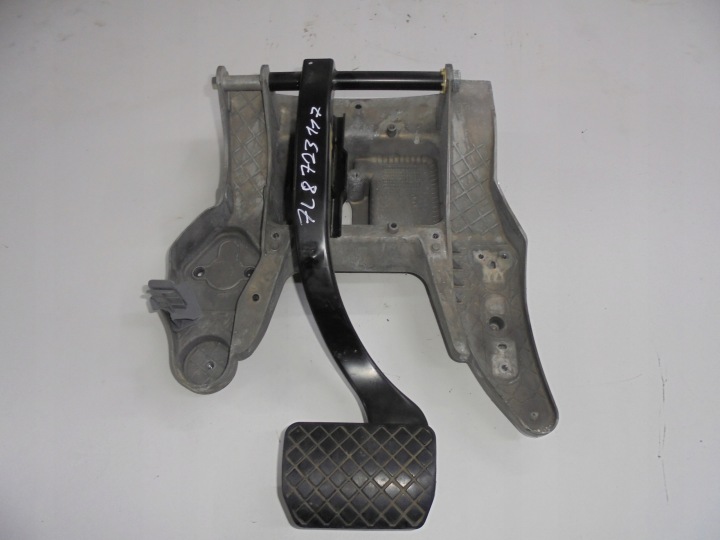 AUDI Q7 VW TOUAREG PEDAL FRENO 7L8723117