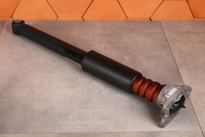 BMW 1' F40 2' F44 shock absorber right left rear rear part 6877076 5805 km !!!