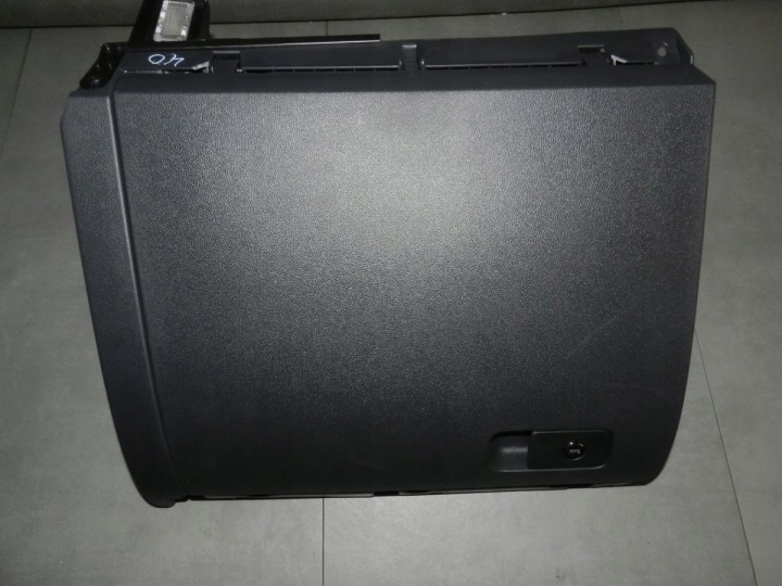 VW JETTA 5C passenger compartment of the passenger 5C7857097