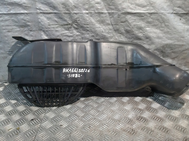 MAN TROUBA trouba kryt KOMINA WLOTU vzduchový 81082010402