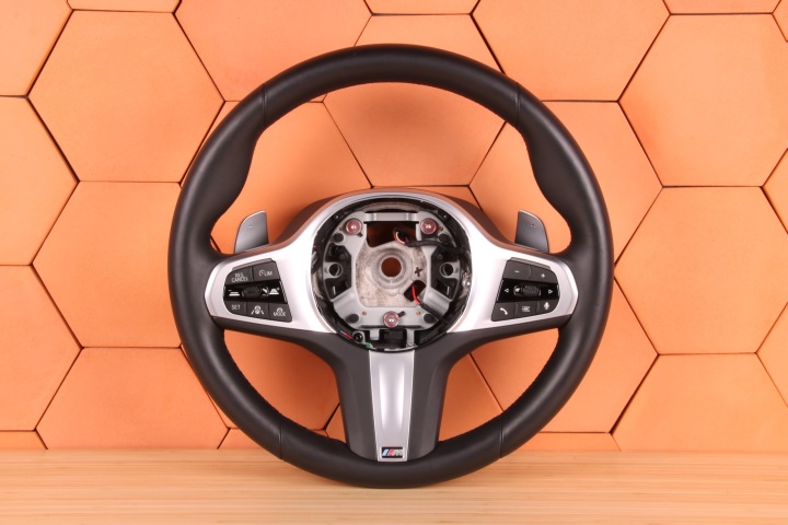 BMW G30 G11 G15 G05 G07 original volant m-packet s řazením WIBRACJA