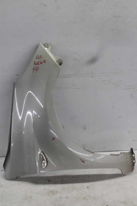 AILE DROITE AVANT HYUNDAI I20 DES ROUES. WK 08-12