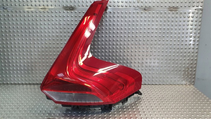 Feux phare Arrière Droit VOLVO V40 II 31395845 12