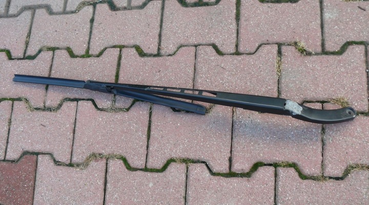 arm PIORO of a wiper right right front AUDI A6 C6 04-08 EUROPA 4F1955410
