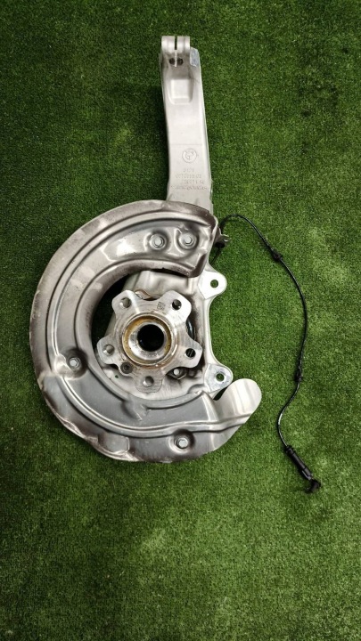 BMW G05 G06 G07 levá otoč předek 6876655
