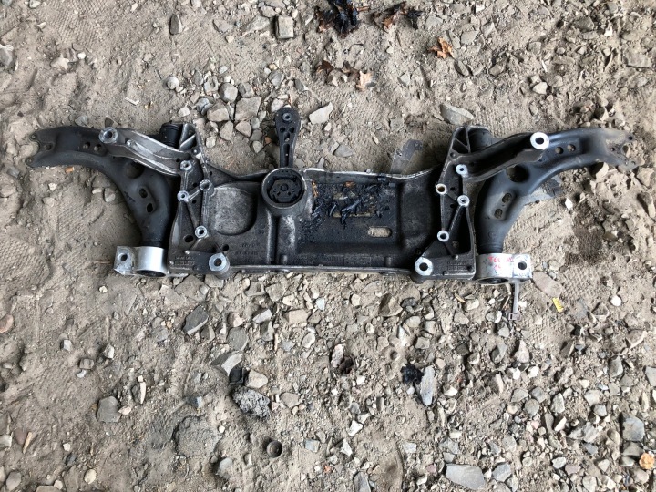 VW TOURAN und LIFT 14r Achsträger Fahrschemel Vorderachsträger vorne