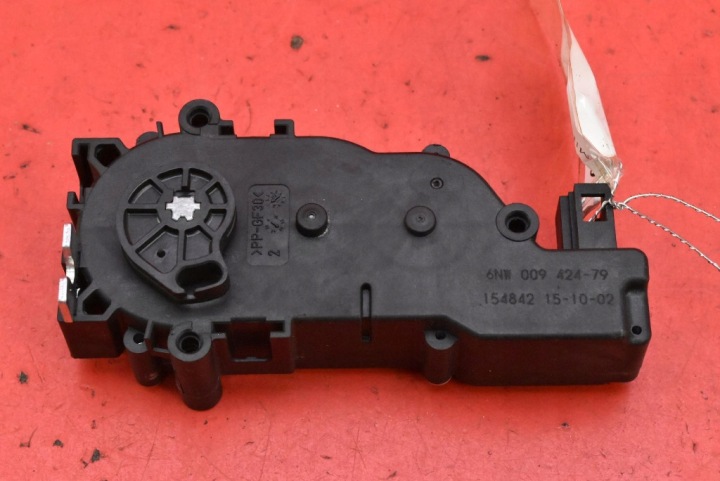Micro moteur ZAMYKANIA du capot 6NW009424-79 TESLA MODEL S LIFT 16-21
