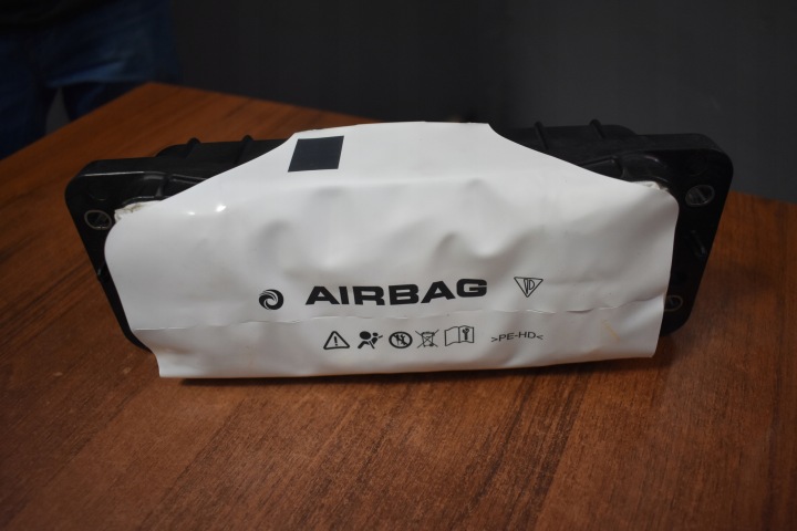 IDEALNA légzsák AIRBAG PASAZERA táblák PORSCHE MACAN 1