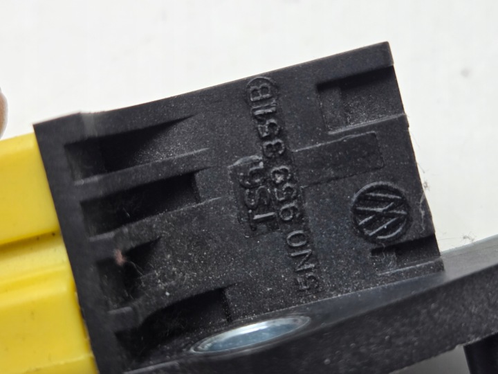 SEKTOR VW SHARAN II 7N SEKURITIZACE VW TIGUAN 391229 48121606 10