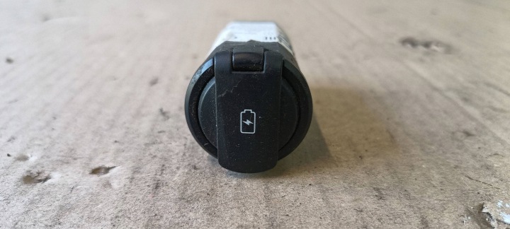 KIA STONIC RIO IV Adaptateur LADOWANIA ZLACZE PORT USB WEJSCIE 96125-D4000