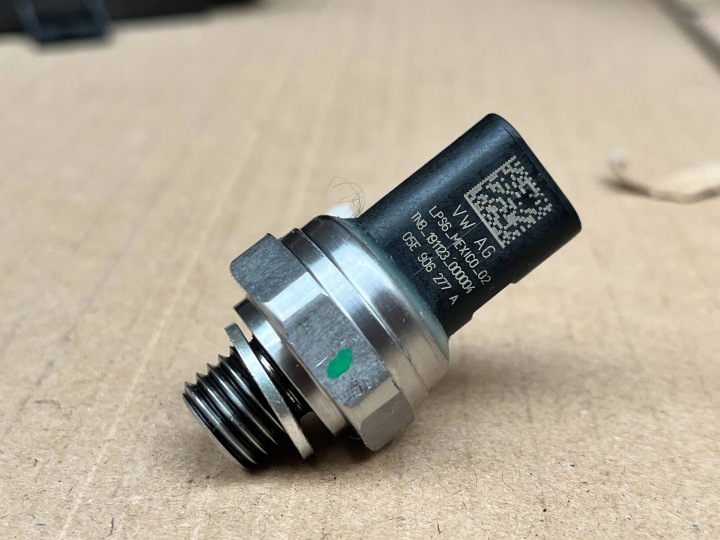 Capteur Pression Huile Skoda Fabia Mk3 (NJ) 05E906277A !J
