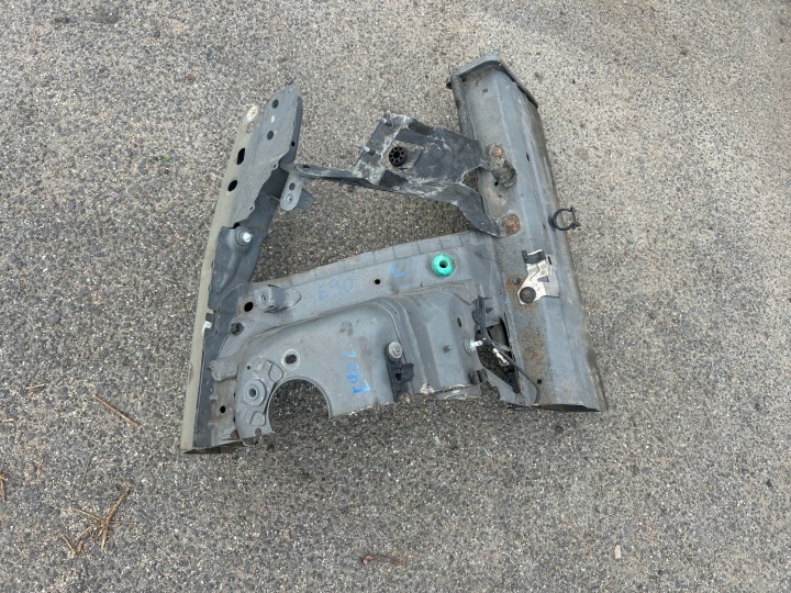 BMW E90 Radhaus Längsträger vorne links
