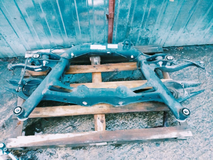 TRAVERSE TRAINEAU BERCEAU ESSIEU SUSPENSION ARRIÈRE ARRIÈRE PONT ARRIÈRE VW AUDI 3Q0505235N