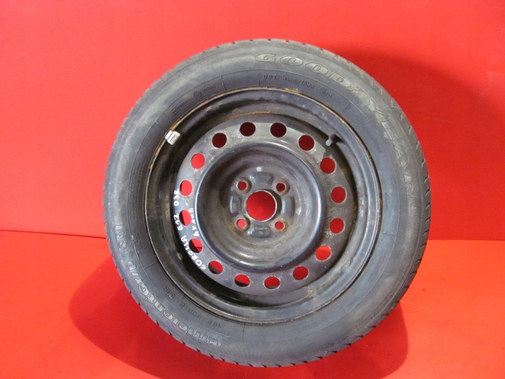TOYOTA COROLLA E12 CERCHIO CUSCINETTO TENDICINGHIA Ruota di scorta 15 4x100 195/60R15