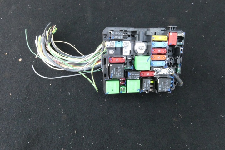 modul skříňka pojistek Citroen C3 III 9815674280