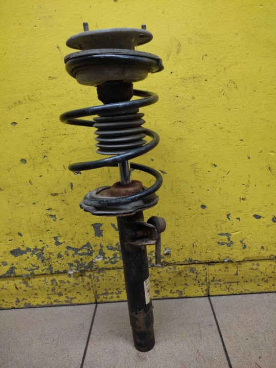 BMW E46 COMPACT 2.0 D mcpherson links vorne