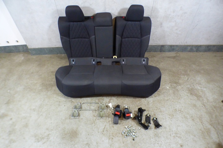 sedile posteriore siedzisko oparcie st.BDB TOYOTA COROLLA XII E21 berlina