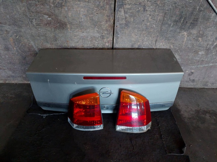 csomagtartó ajtók csomagtartó + lámpák OPEL VECTRA C Z158 szedán