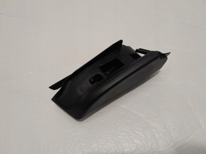 AUDI A4 B9 LIFT Blende Abdeckung PROWADNICA öv, szíj rechts 8W0857792