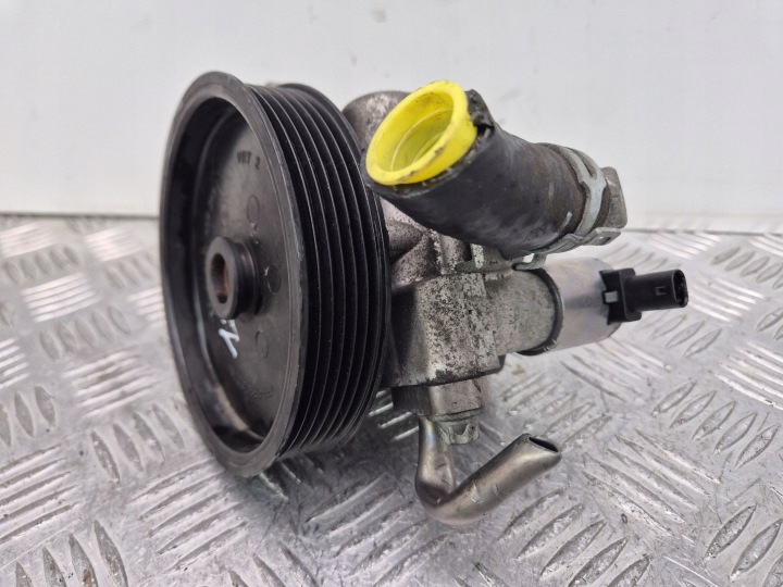 Mercedes E250 CGI W212 271860 servo pump A0064667501