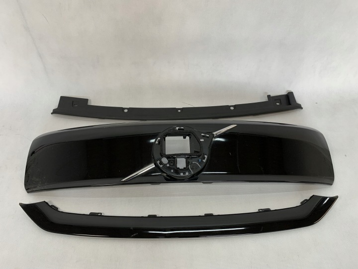 maska krytka maska Volvo XC40 xc 40 FL 22r Lift 32337601 04.26