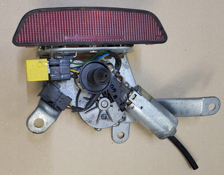 Wischergsetänge heck Motor Leuchte STOP MERCEDES E W210 KOMBI OE