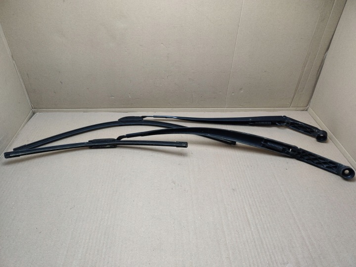 metlica brisača prednji dio Toyota Sienna 3 2011