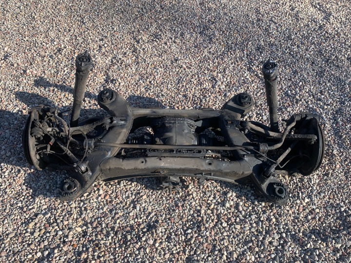 MERCEDES W204 W207 W212 W218 essieu arriere arrière berceau suspension KOMLETNE nr2