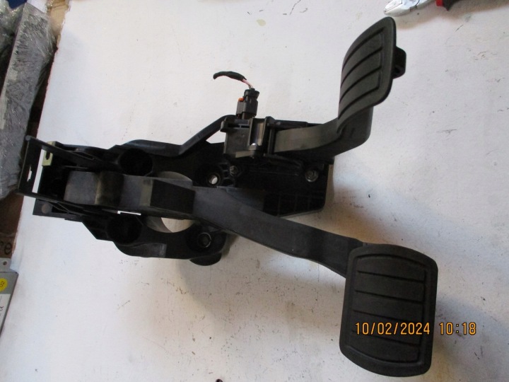 PEDAL PEDALE GAZ BREMSE PEUEGOT 308 III T10 9832495680