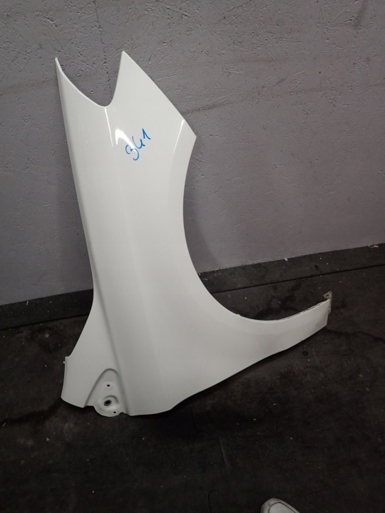 FENDER FRONT RIGHT MERCEDES B KLASA W246