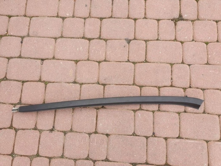 Leiste Schutzleiste Fenster czolowej Opel Astra J IV 13280301