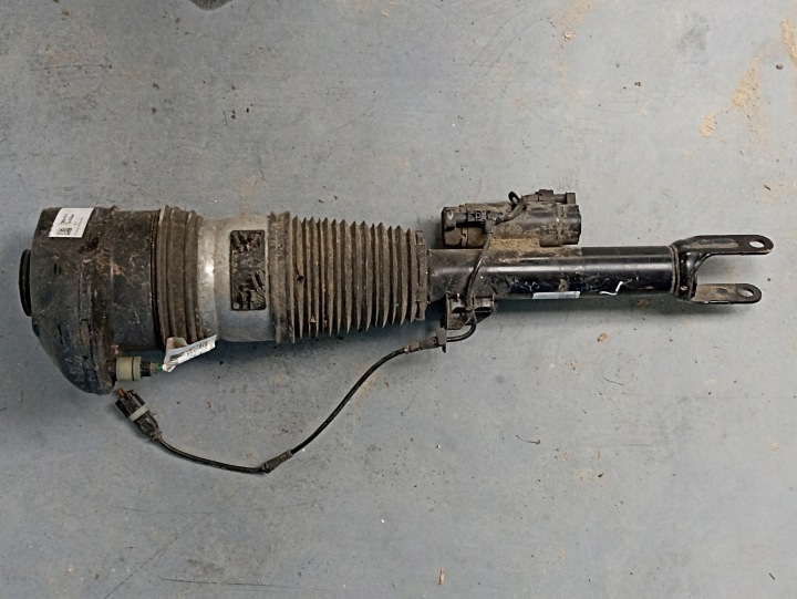 BMW G32 Stoßdämpfer PNEUMATYCZNY vorne links
