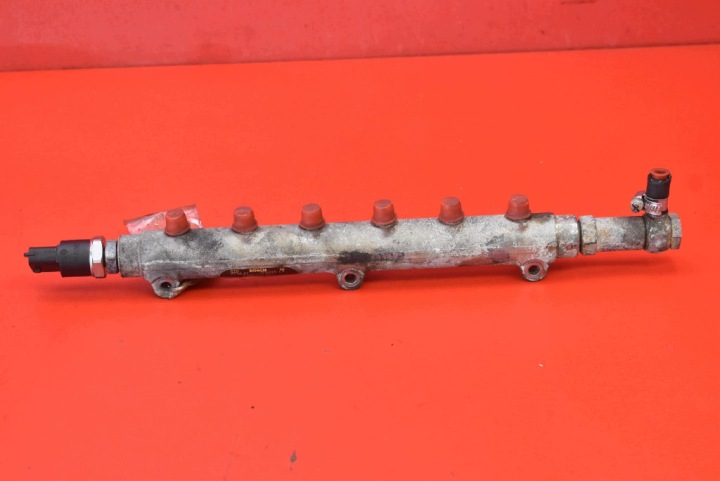 Rampe injection 0445215010 8658252 VOLVO S80 1 et 2.4 D5 130 KM 03-06