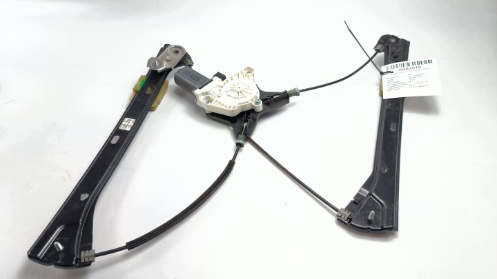 ablakemelő jobb eleje EU 3G0837462B VOLKSWAGEN PASSAT B8
