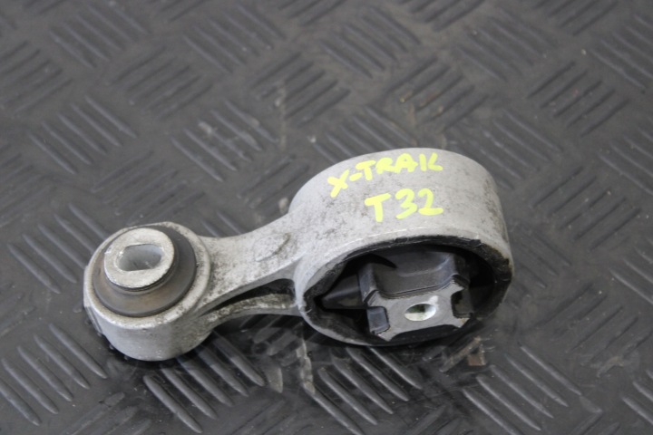 holder engine mount NISSAN X-TRAIL T32