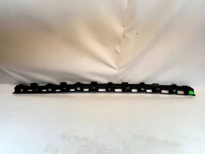 holder of the threshold left side Volkswagen PASSAT B8 3G0853945