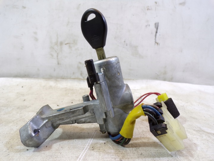 Allumage Clé NISSAN SUNNY N14 2.0D DIESEL 1994 ROK