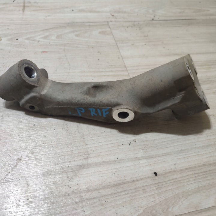 holder ramy pomocniczej front left Peugeot Rifter