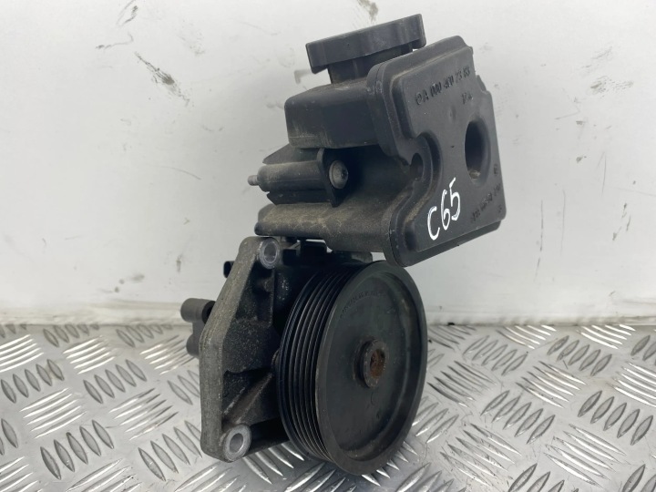 Mercedes-Benz E W212 Pompe direction assistée A0054668101