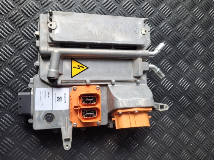 KONWERTER INWERTER FALOWNIK 31673500 VOLVO XC60 II 2.0 T8 PHEV HYBRID