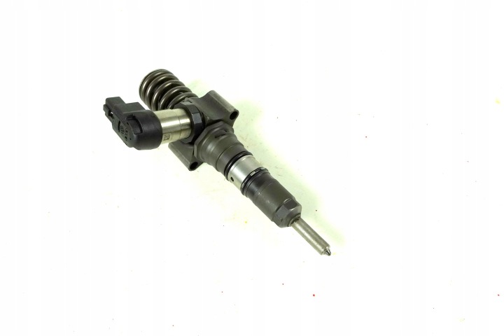 einspritzdüse VW GOLF 5 PASSAT B6 TOURAN JETTA AUDI A3 8P 2.0 TDI 03G130073T