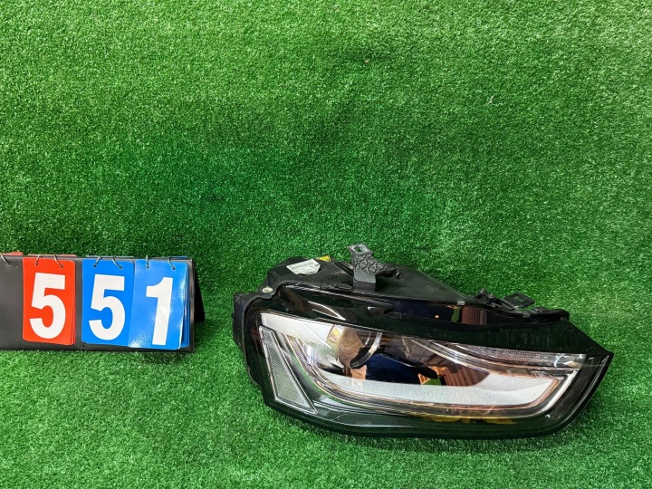 REFLEKTOR rechts AUDI A4 B8 XENON LIFT nieskretny nr551