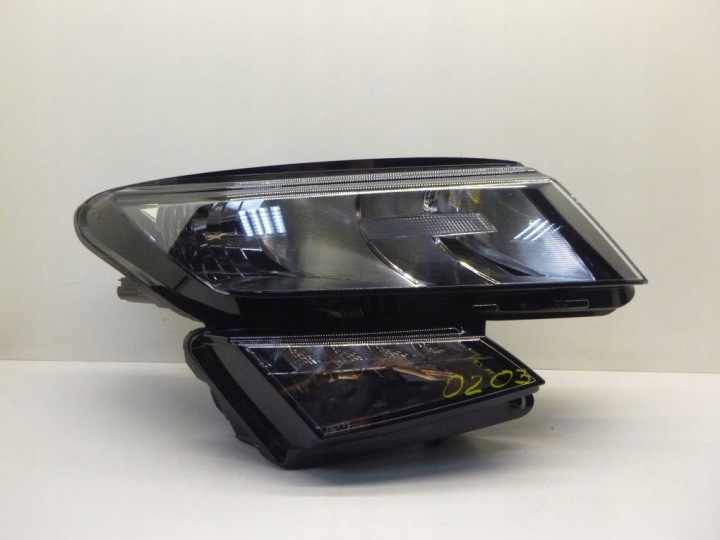 SKODA KODIAQ LED light front right