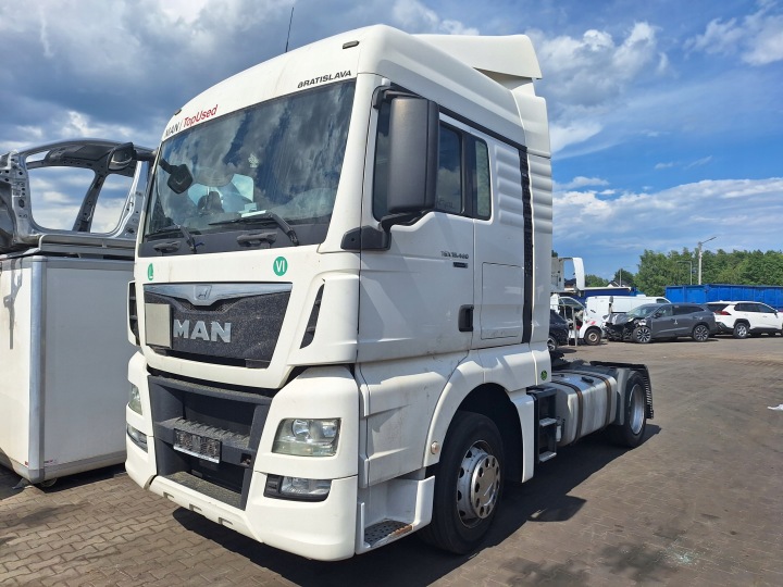 MAN TGX AND 18.480 Truck EURO 6 COBINE PART 2016 13XH843 14