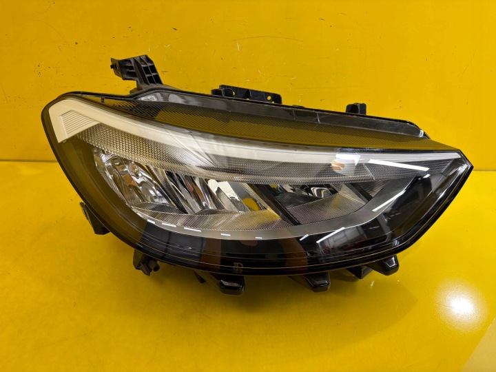 far desna prednji dio VW ID.3 Led 10B941006A