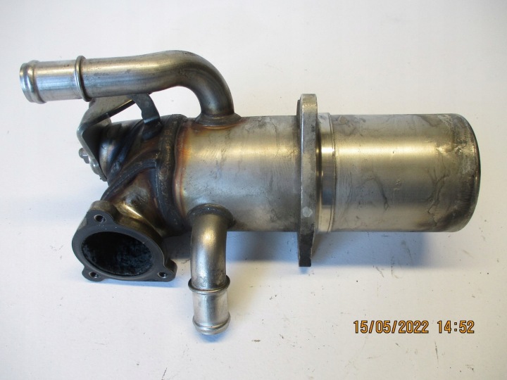 ABGASKUEHLER AGR AUDI A6 4G0 2,0TDI 04L131512A
