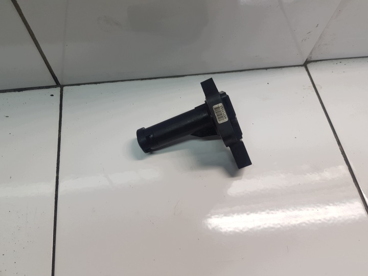 VOLVO S70 V60 2.4 D5244T sensor of the level oil 30774625