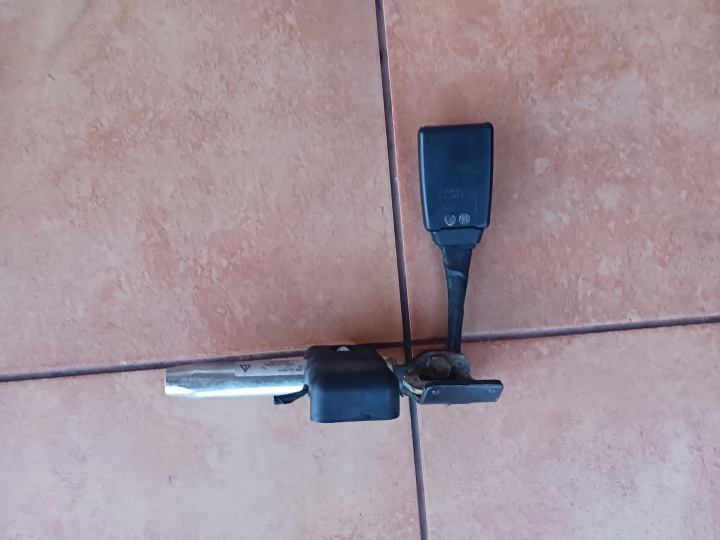 adjuster supports left rear part MERCEDES W203 2038600769
