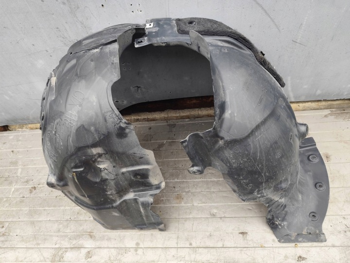 MERCEDES CLA W118 podblatník predné pravé A1186908200 A1186908400