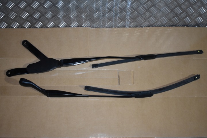 IDEALNE Wischerarme Scheibenwischer MERCEDES W214 1